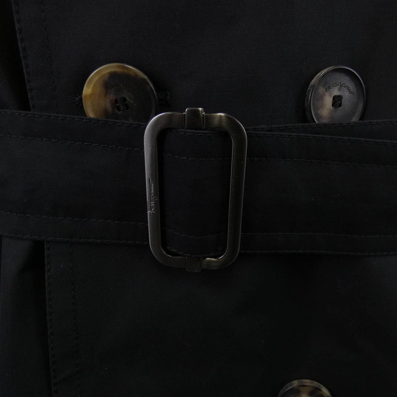 サルヴァトーレフェラガモ SALVATORE FERRAGAMO トレンチコート