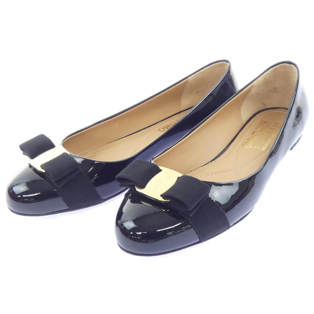 サルヴァトーレフェラガモ SALVATORE FERRAGAMO フラットシューズ