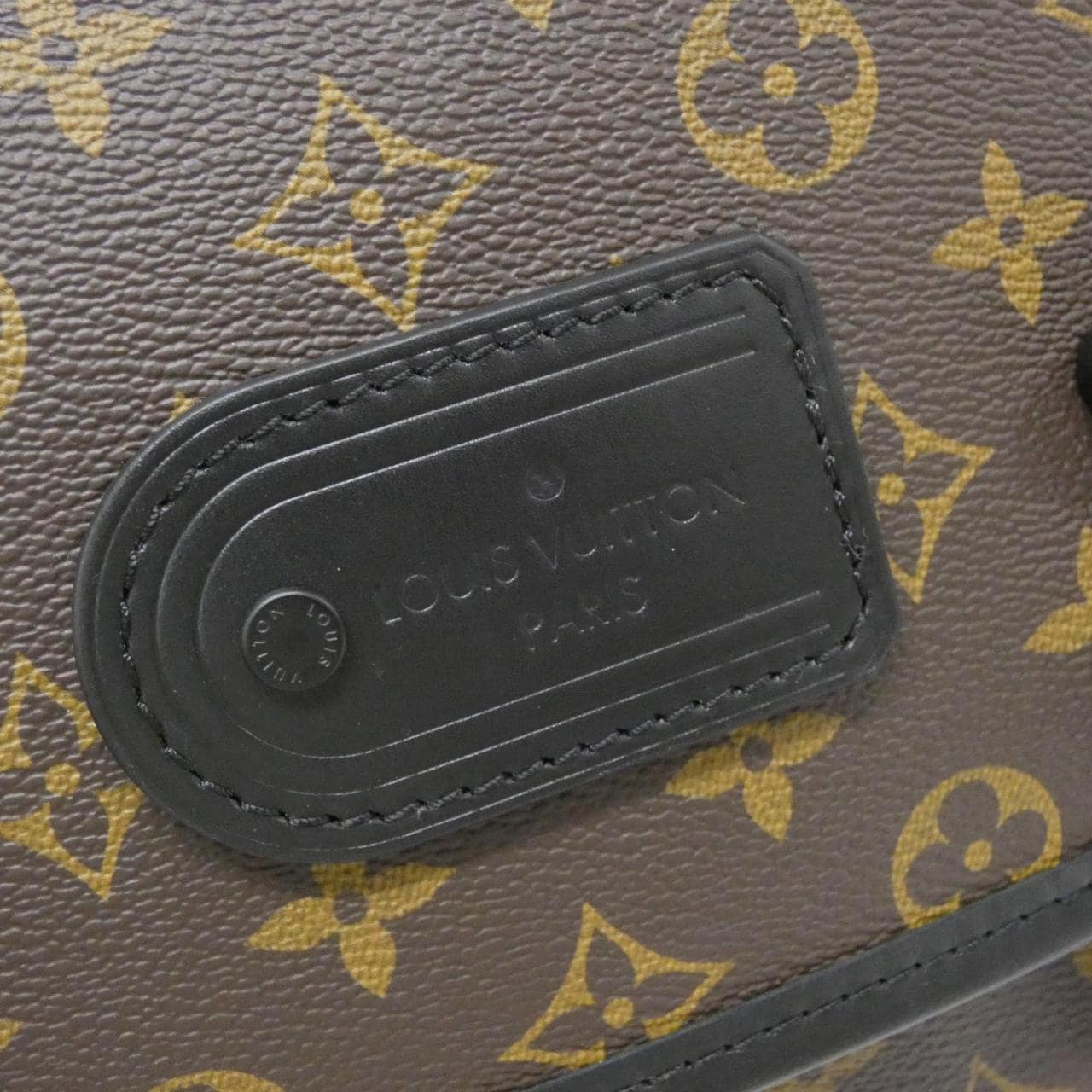 ルイヴィトン モノグラム マカサー LV トレイル メッセンジャー M46972 ショルダーバッグ