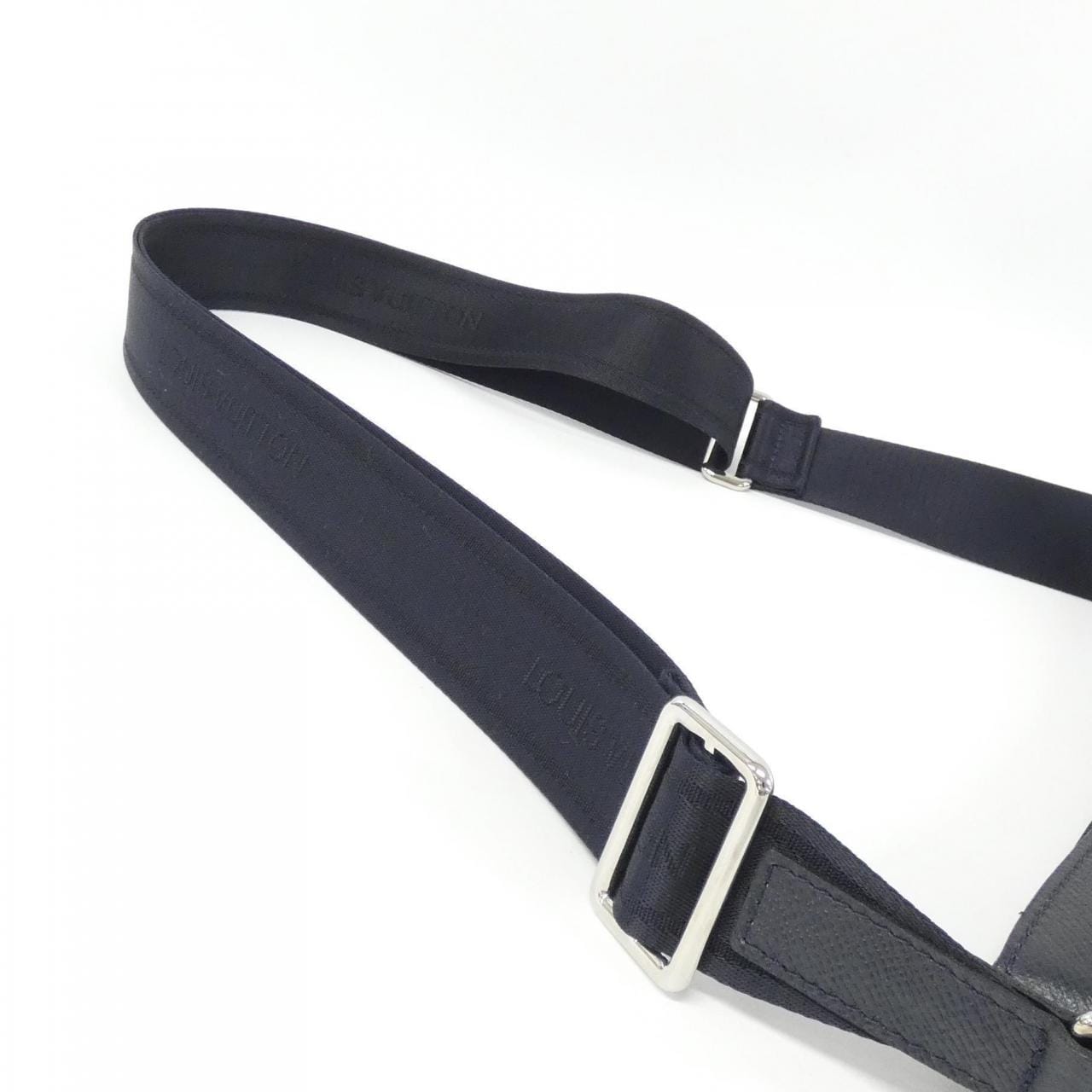 ルイヴィトン タイガ サシャ M32629 ショルダーバッグ