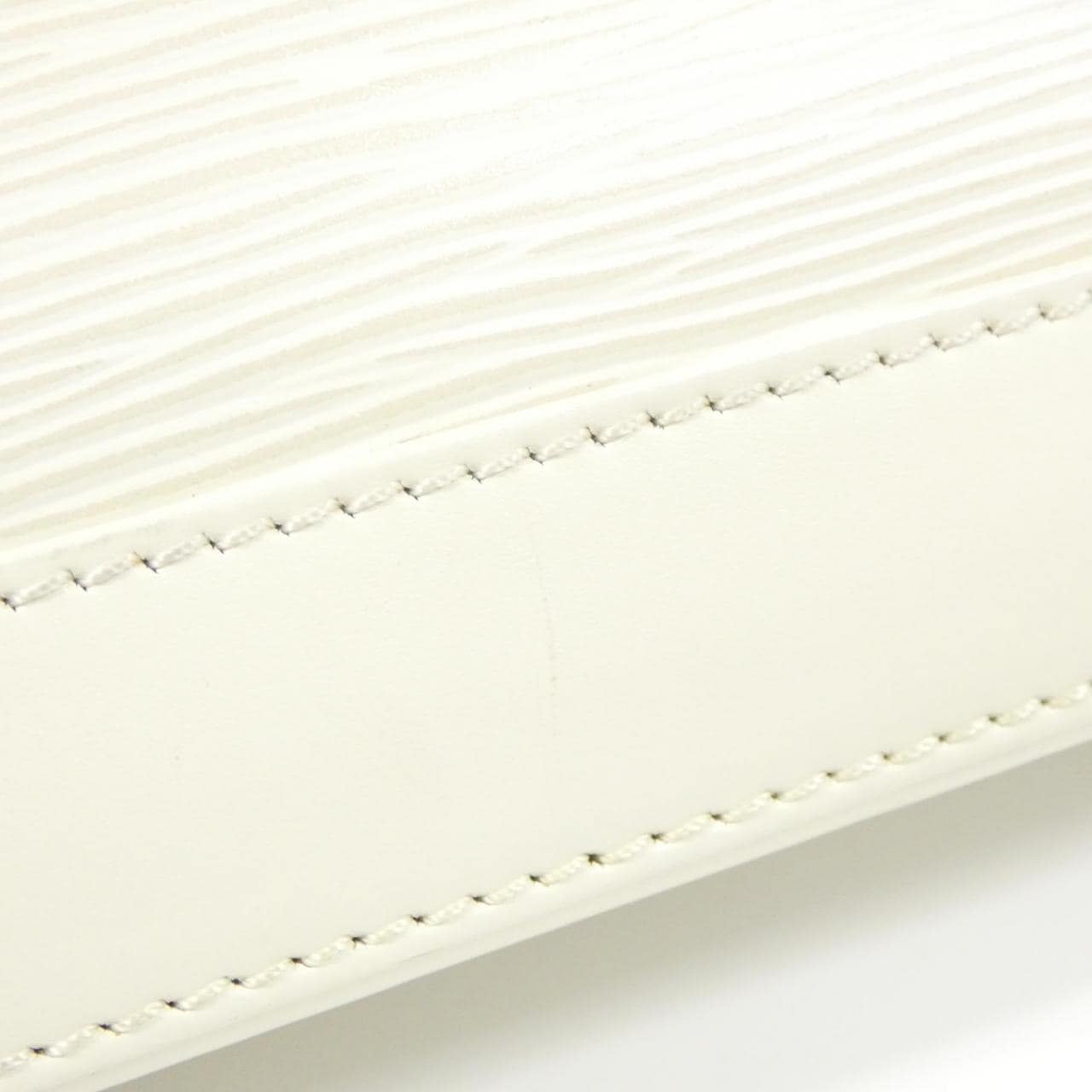 ルイヴィトン エピ アルマBB M4085J バッグ