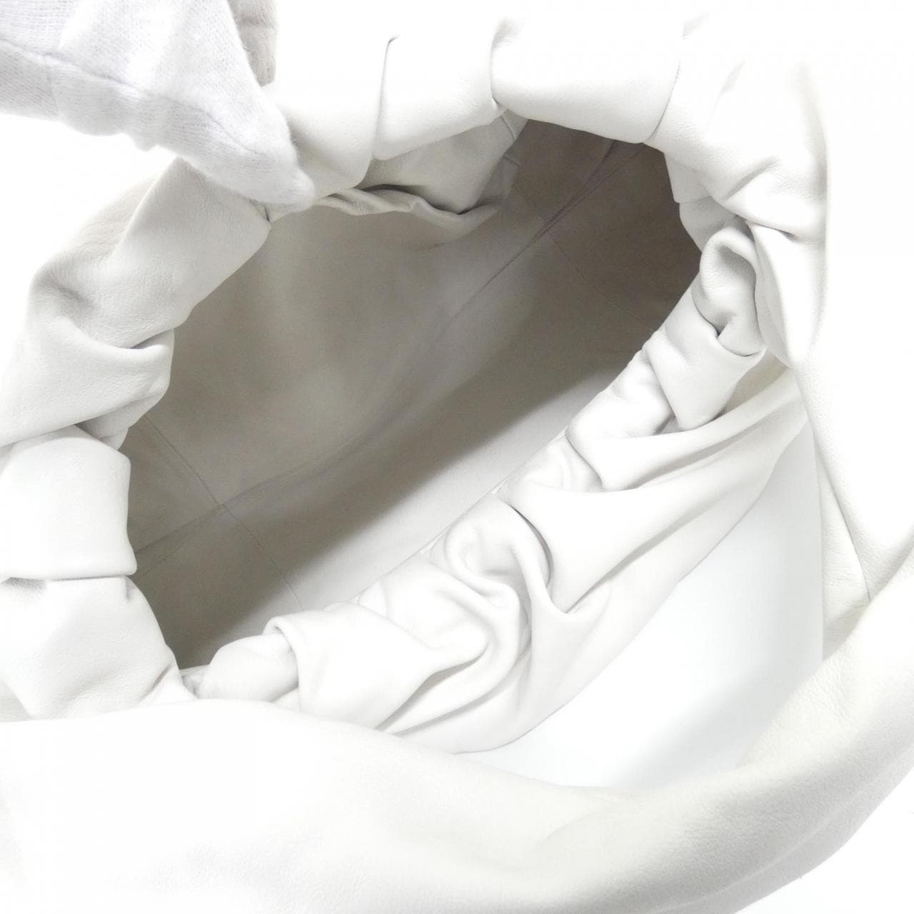 ボッテガヴェネタ 607984 VCP40 ショルダーバッグ