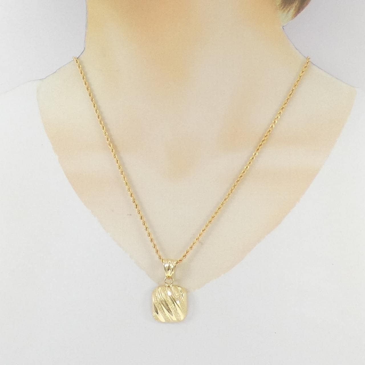 ウノアエレ 750YG ネックレス