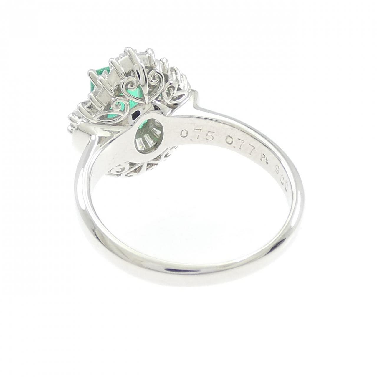 PT900 エメラルド リング 0.75CT