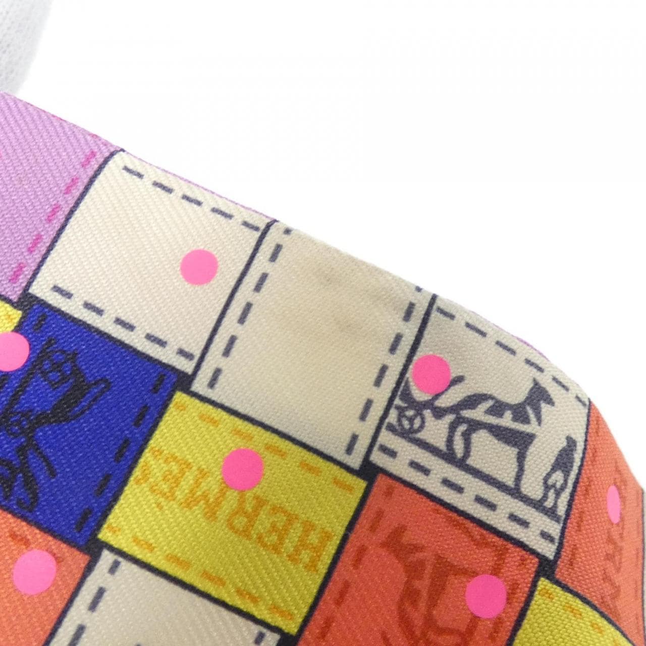 エルメス TWILLT PLUMETIS 068083S スカーフ