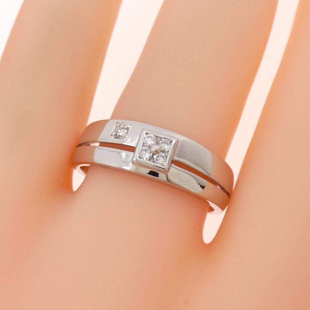 K18WG ダイヤモンド リング