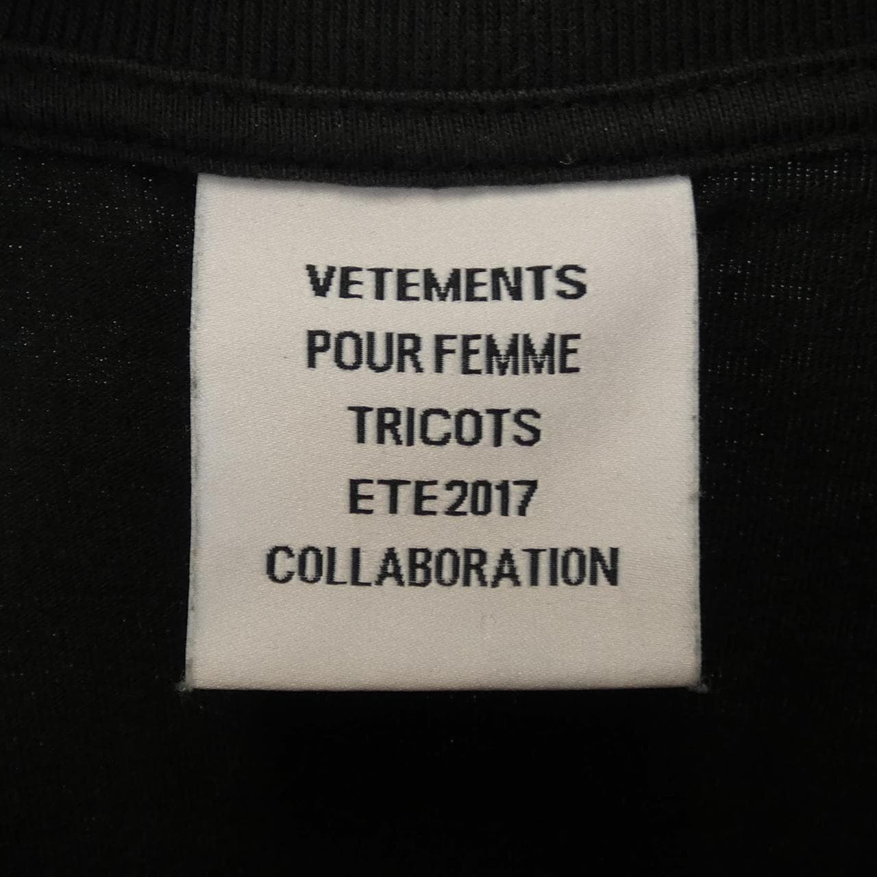 ヴェトモン VETEMENTS Tシャツ