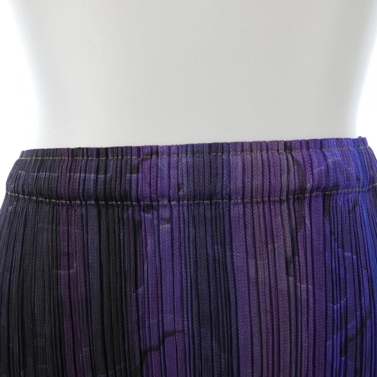 百褶PLEATS PLEASE裙子