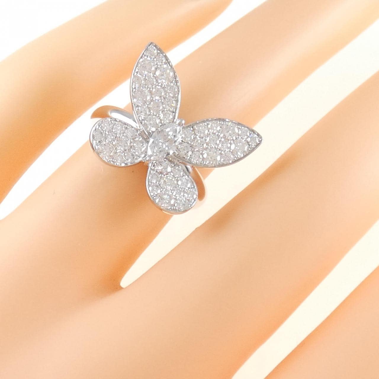 Graff Pavé Butterfly Ring