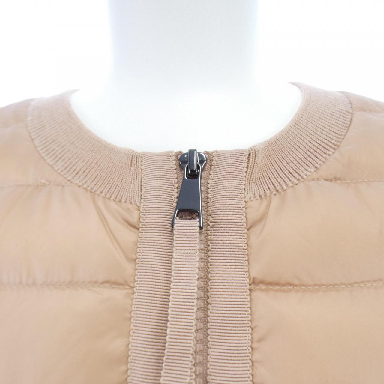 モンクレール MONCLER ダウンジャケット