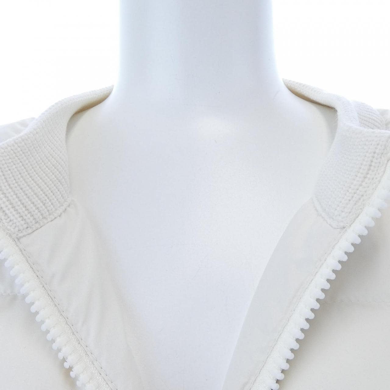 【新品】モンクレール MONCLER K20939B00036 ダウンジャケット