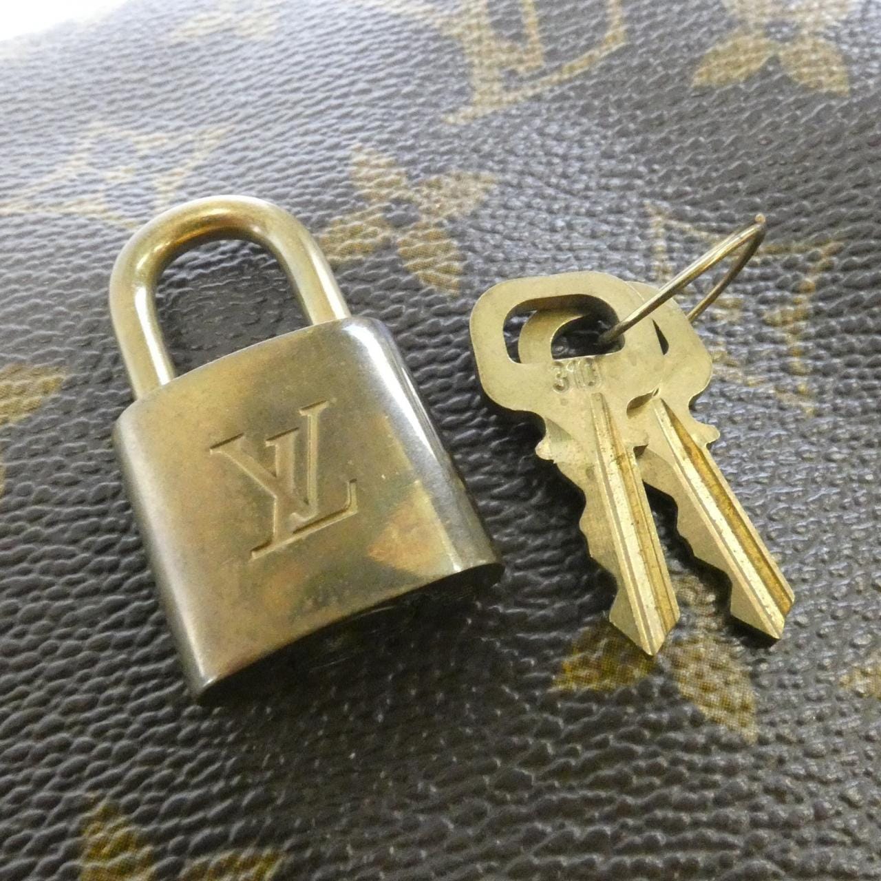 ルイヴィトン モノグラム スピーディ 30cm M41526 ボストンバッグ