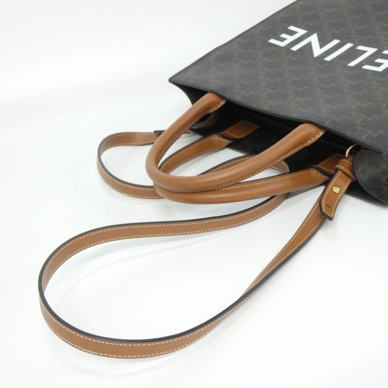 セリーヌ スモール バーティカル カバ 191542BZK バッグ