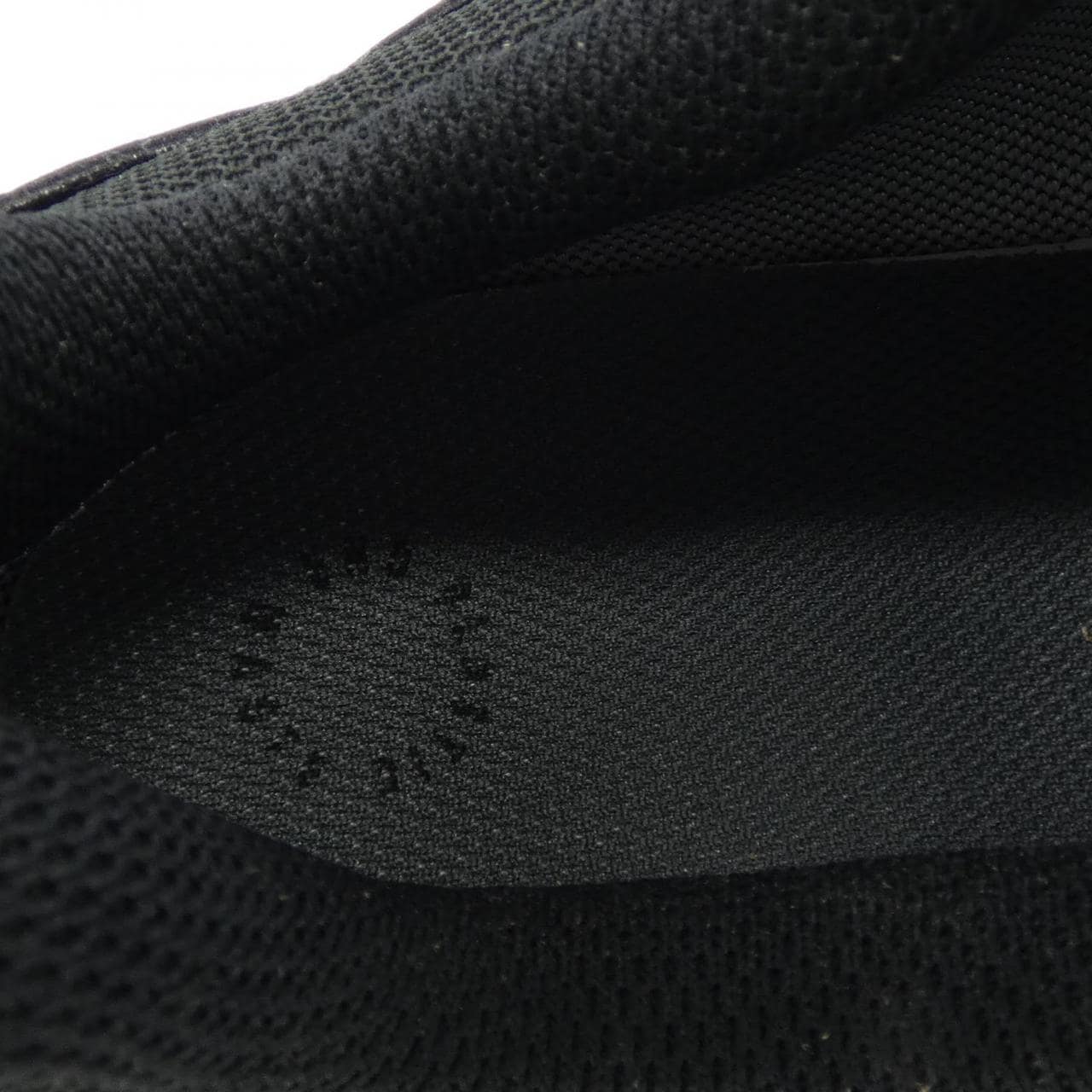 アディダス ADIDAS GZ8910 スニーカー