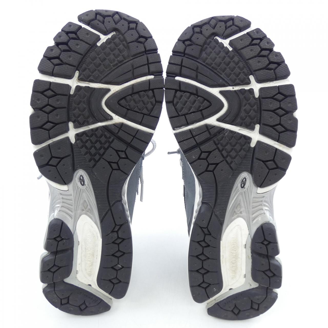 ニューバランス NEW BALANCE M1906RV スニーカー