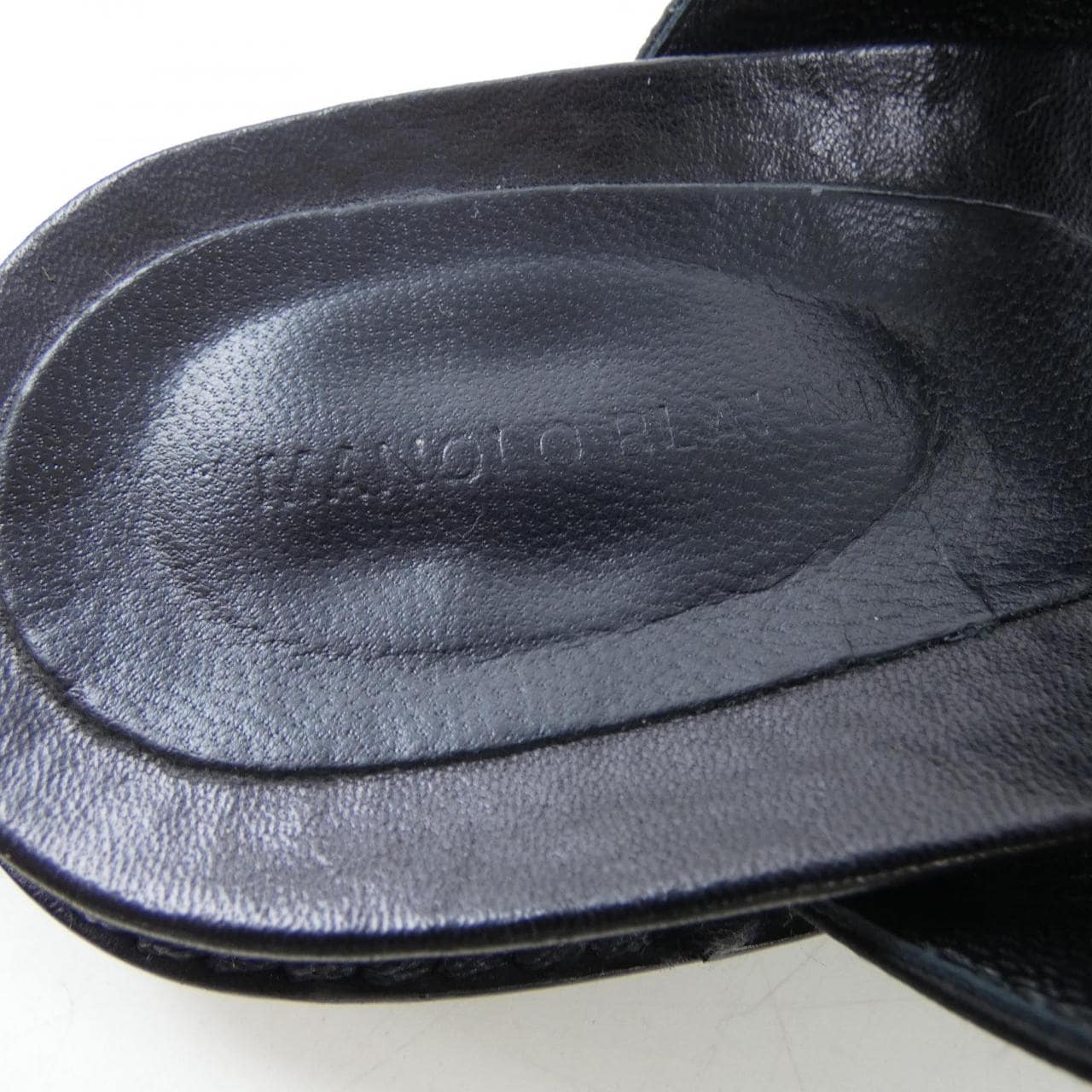マノロブラニク MANOLO BLAHNIK サンダル