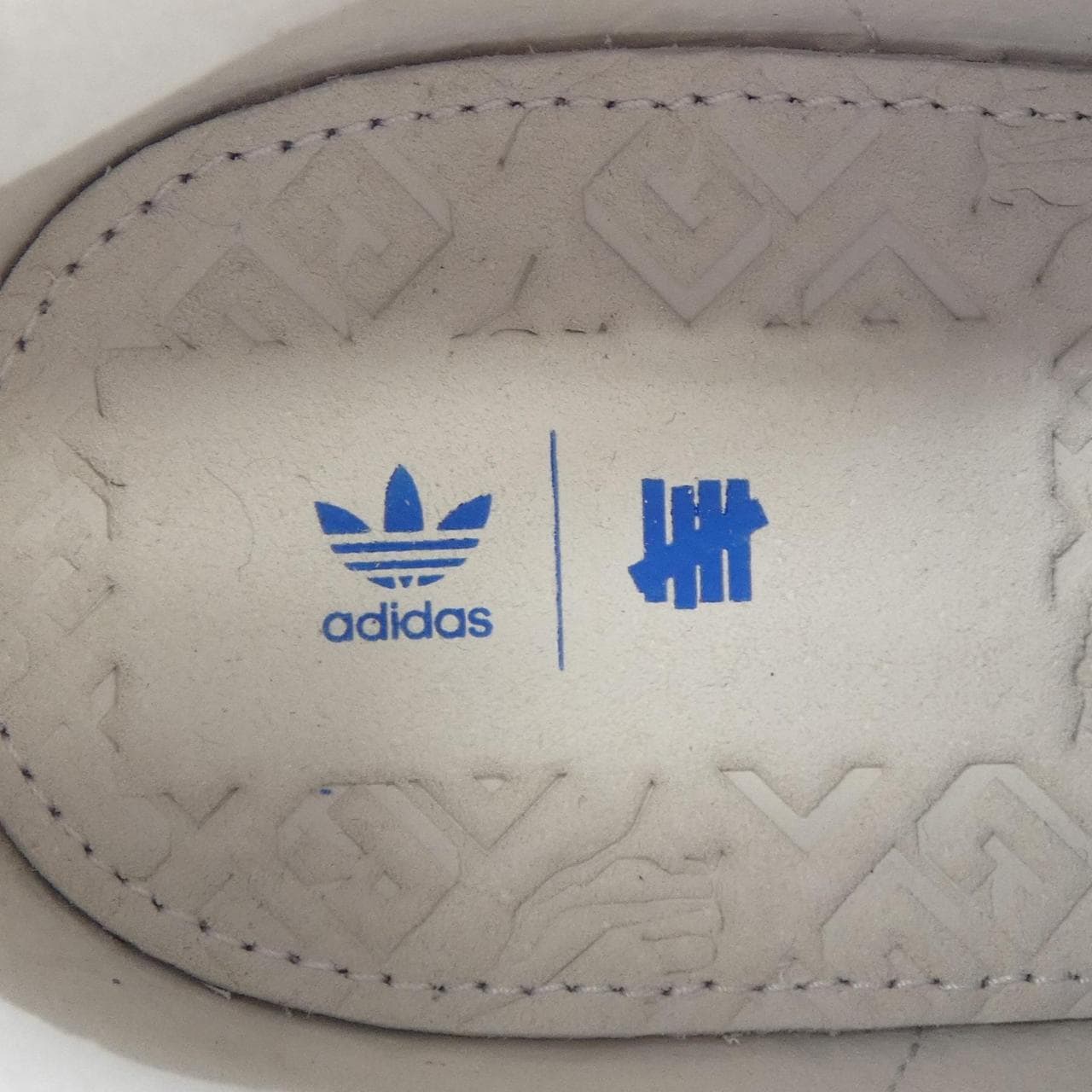 アディダス ADIDAS BY2595 スニーカー