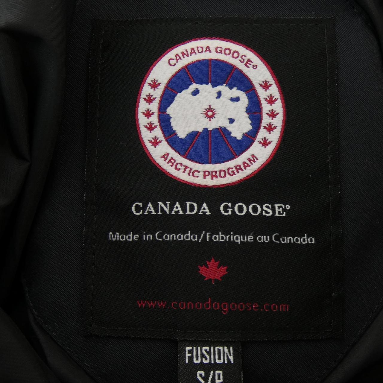 カナダグース CANADA GOOSE ダウンジャケット