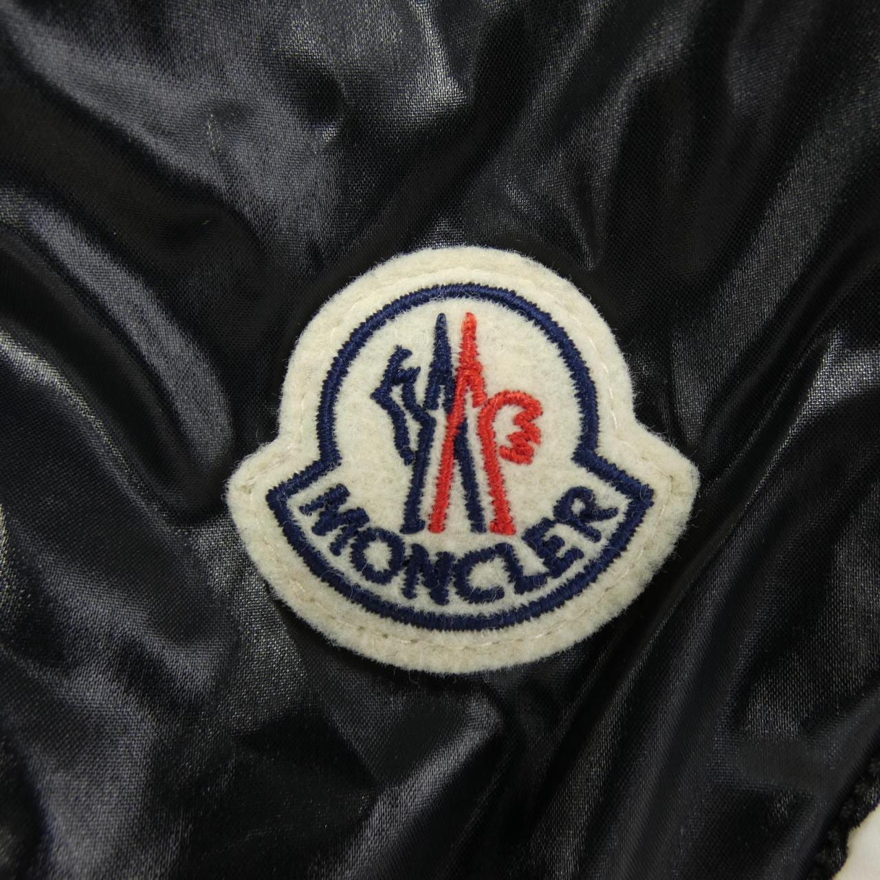 モンクレール MONCLER ダウンジャケット