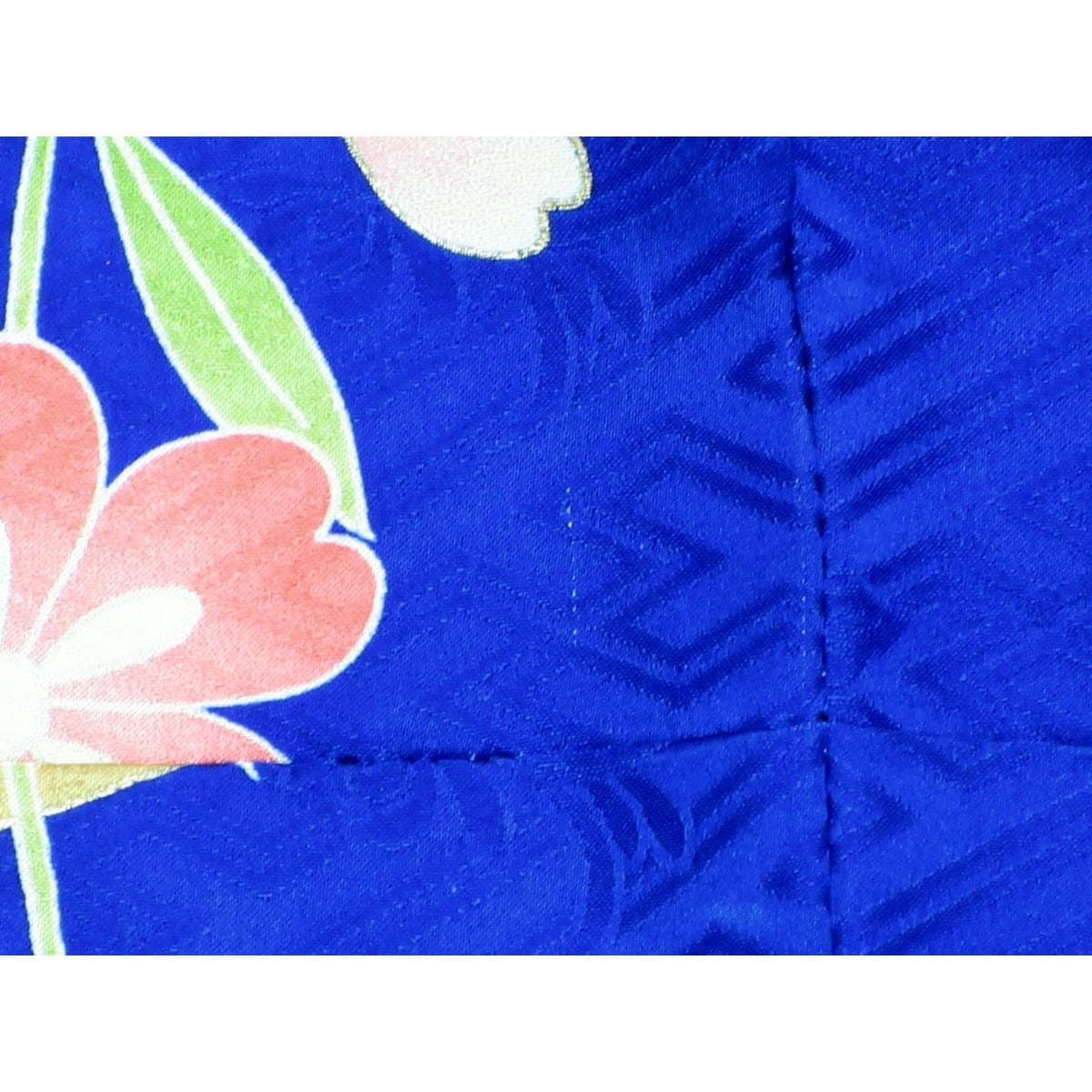 振袖　友禅金彩加工　刺繍入り