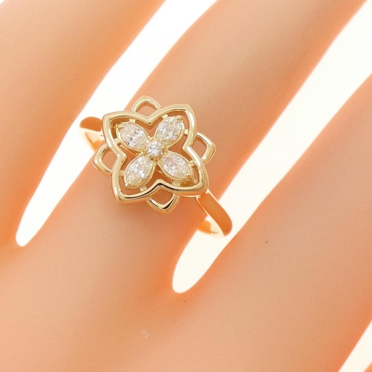 【新品】K18YG フラワー ダイヤモンド リング 0.20CT