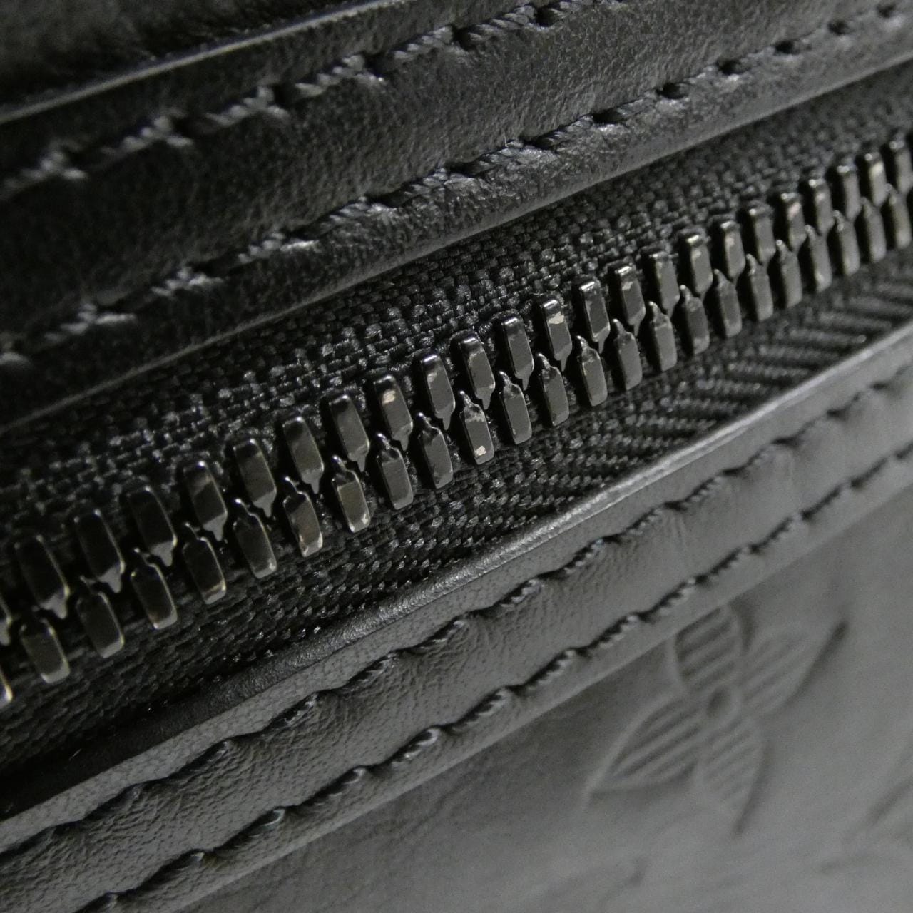 ルイヴィトン モノグラム シャドウ フラット メッセンジャー 2019PF M44635 ショルダーバッグ