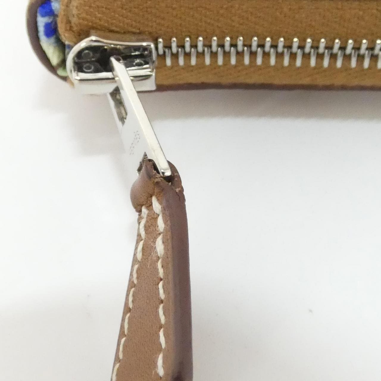 エルメス EN LIBERTE シルク イン コンパクト 084266CK 財布