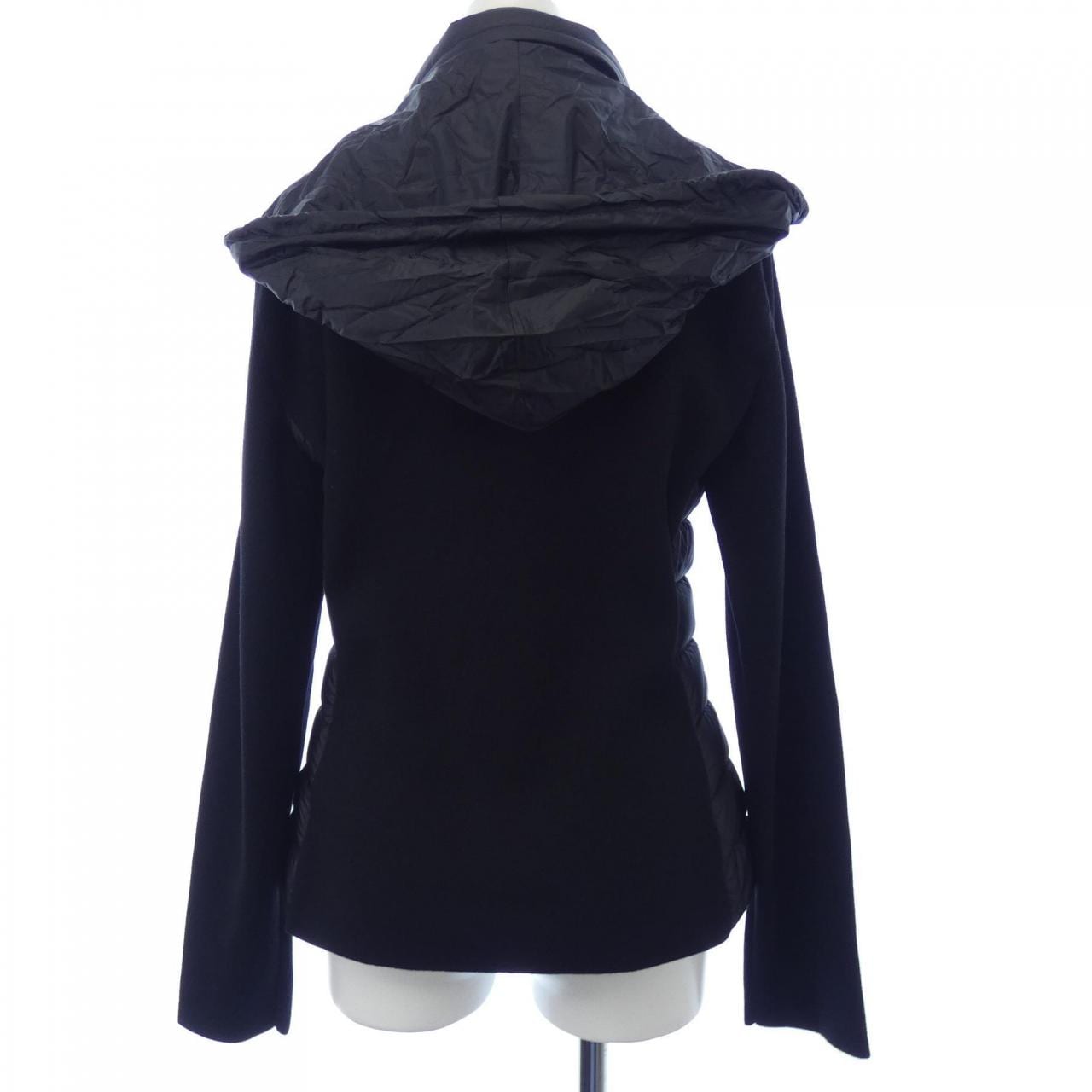 モンクレール MONCLER ダウンジャケット