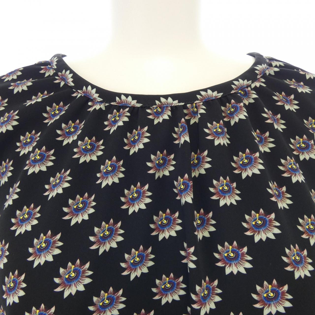 ケンゾー KENZO トップス