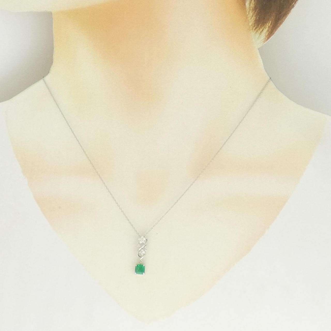 PT900/PT850 エメラルド ネックレス 0.53CT