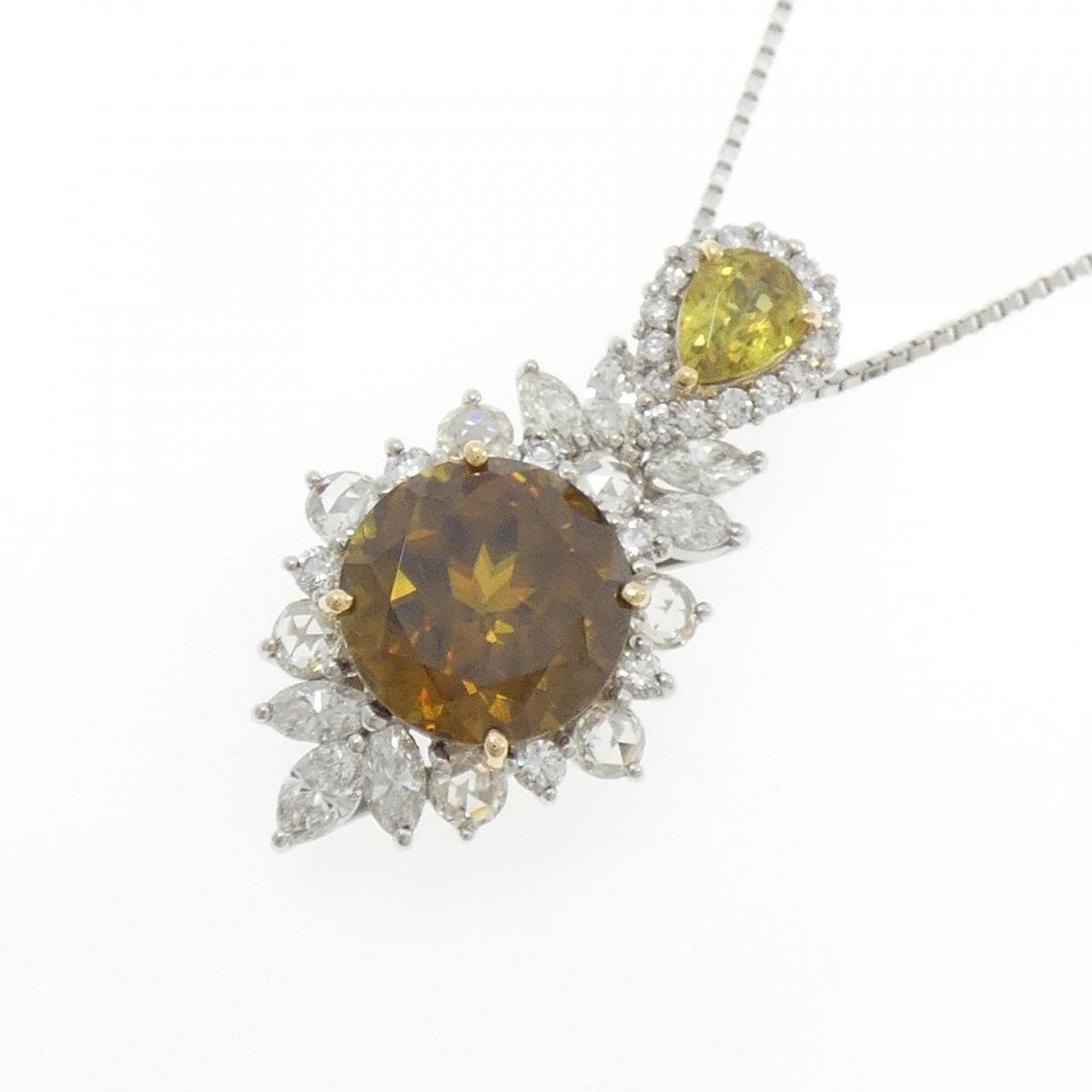PT900/K18YG/PT850 Sphene Necklace 10.58CT
