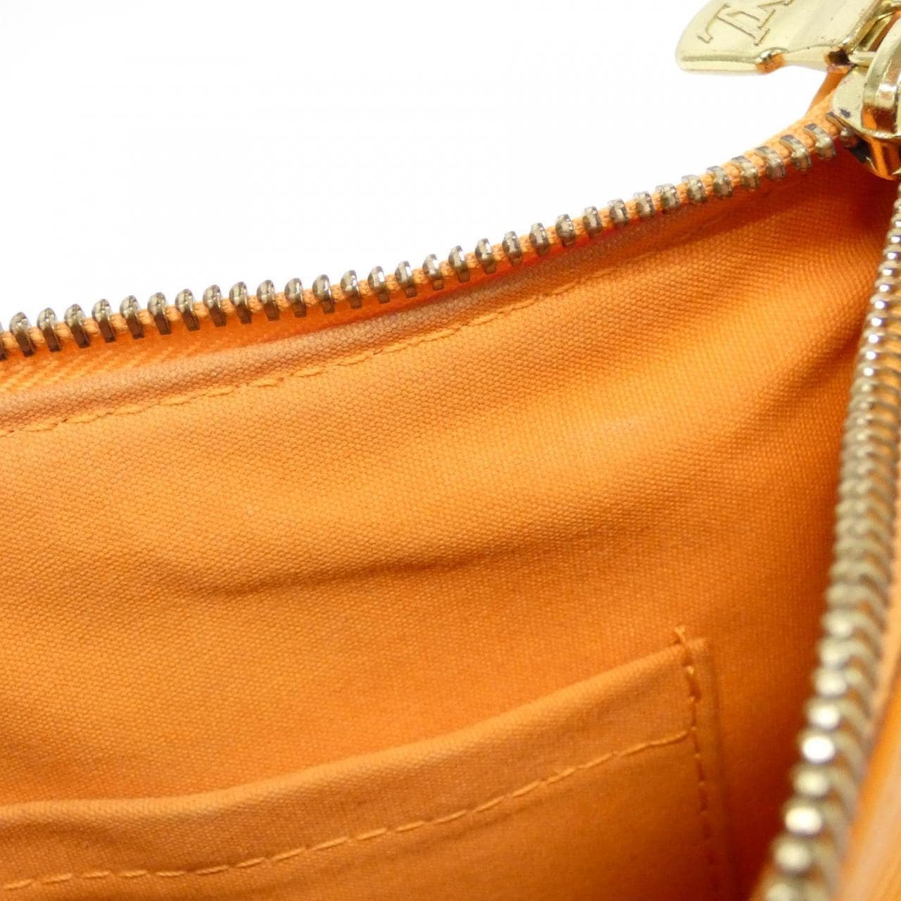 ルイヴィトン エピ マッツィー M5897H ショルダーバッグ