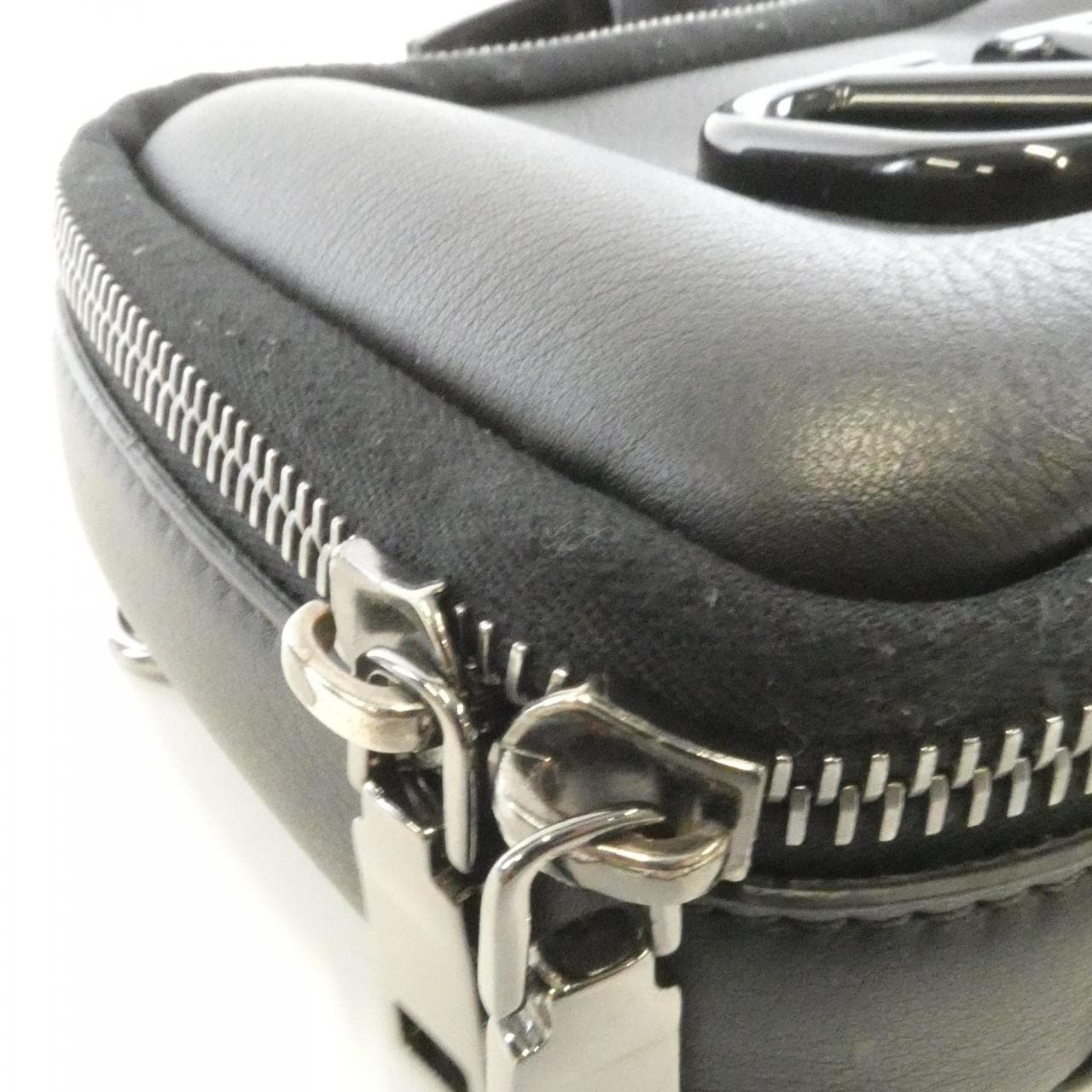 ヴァレンティノガラヴァーニ XY2B0B50VJM バッグ