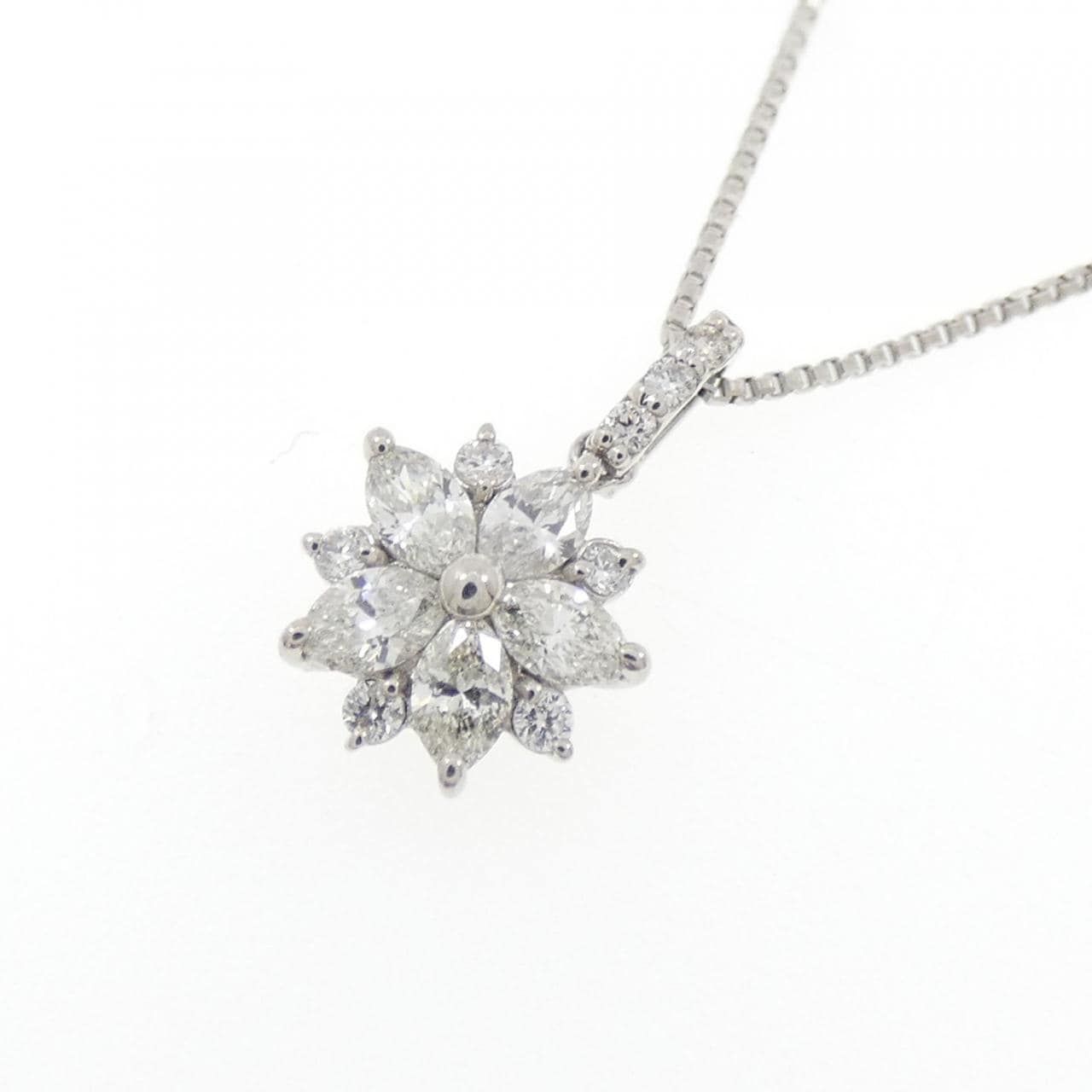 【新品】PT900/PT850 フラワー ダイヤモンド ネックレス 0.30CT