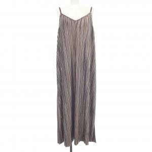 ストラ Stola. ワンピース