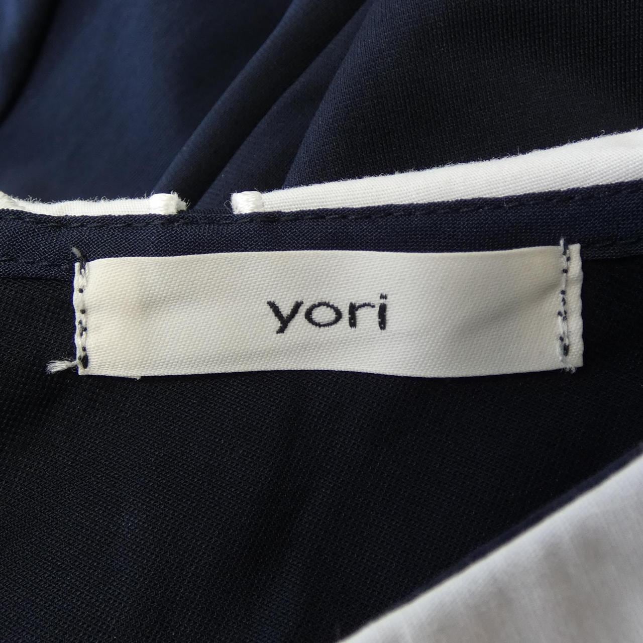 ヨリ yori トップス