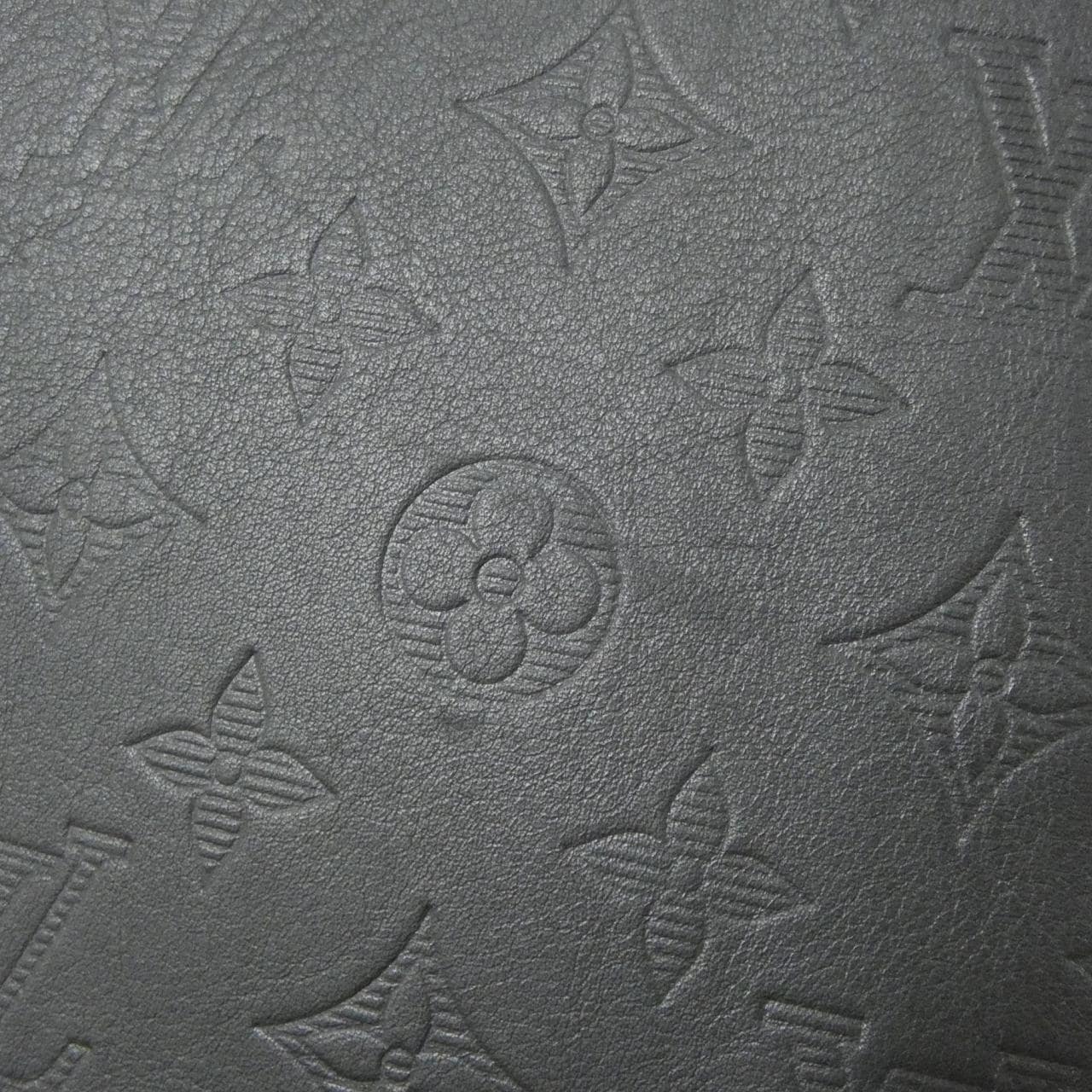 ルイヴィトン モノグラム シャドウ ポシェット ディスカバリー M62903 バッグ