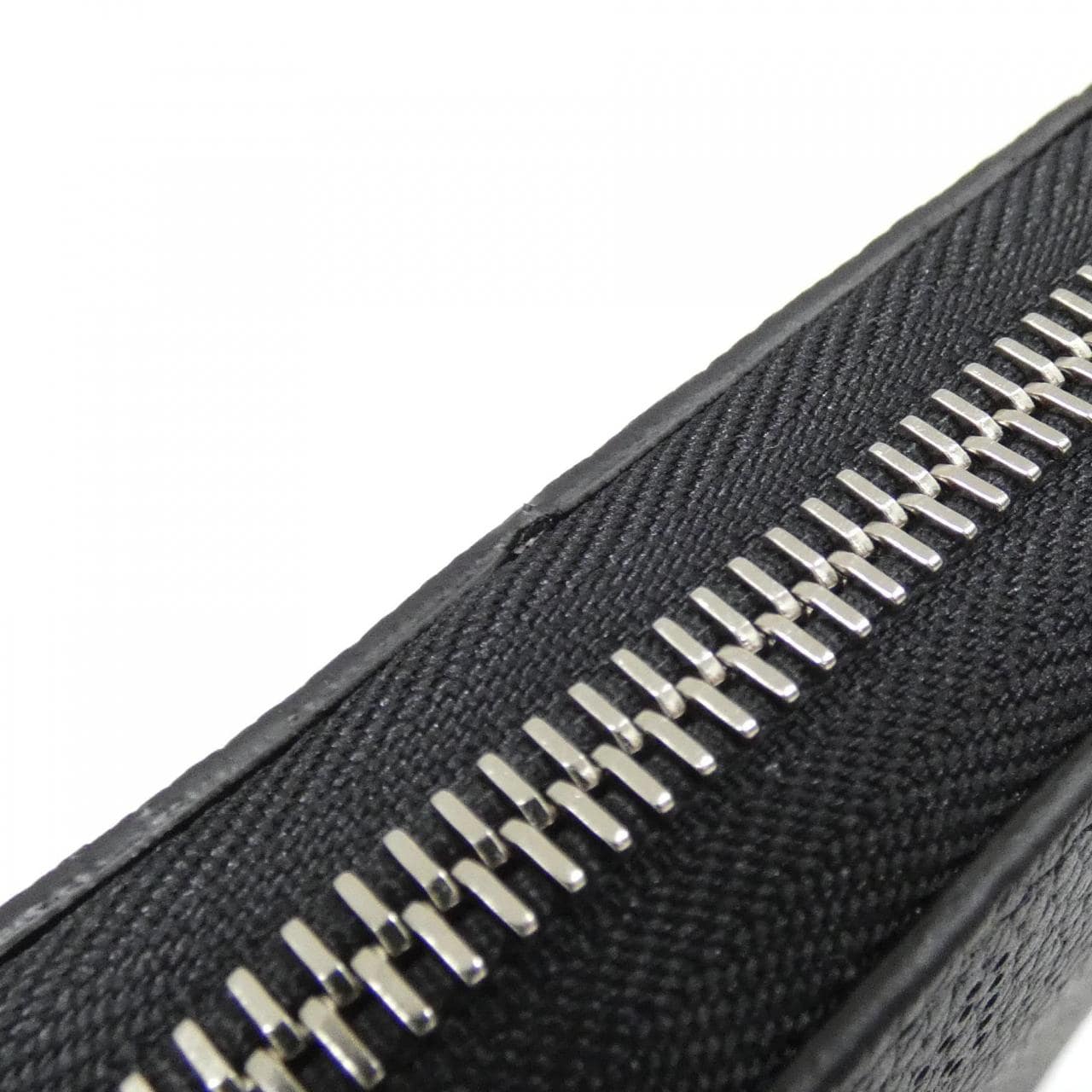 ルイヴィトン マヒナ ジッピー ウォレット M61867 財布