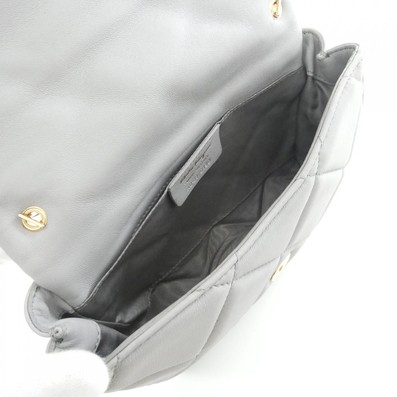 サルヴァトーレフェラガモ 22-C150 バッグ