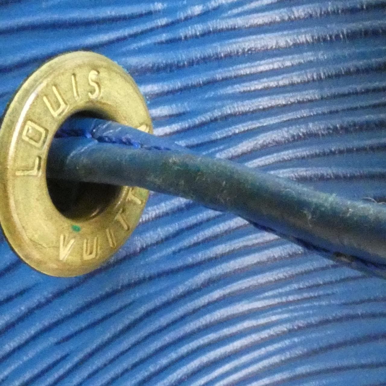 ルイヴィトン エピ プチ ノエ M44105 ショルダーバッグ