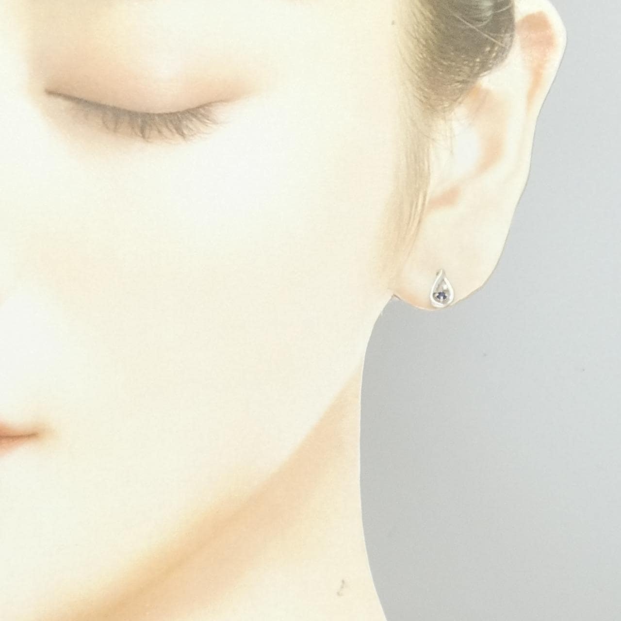 4゜C サファイヤ ピアス