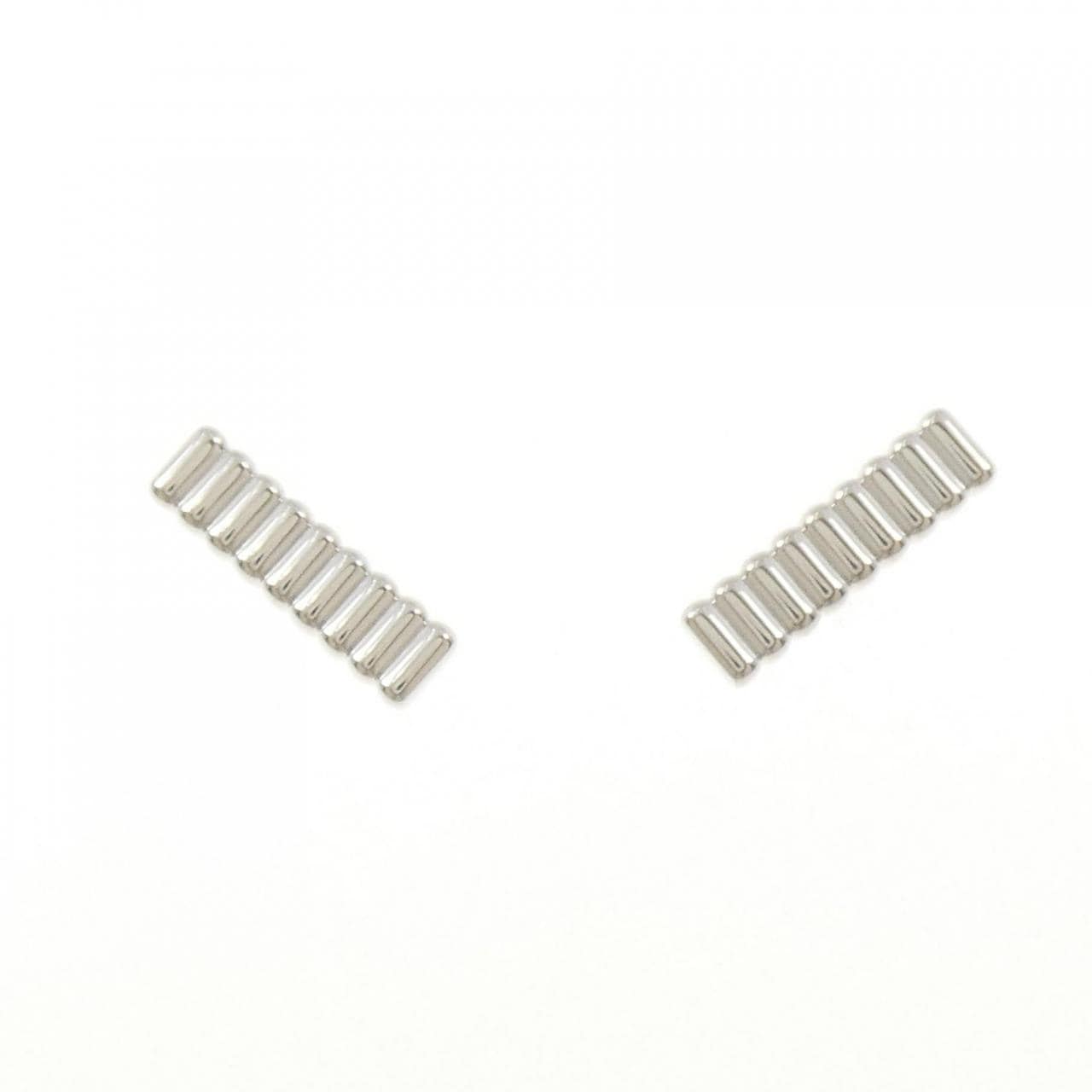 ブシュロン キャトル グログラン スタッズ ピアス