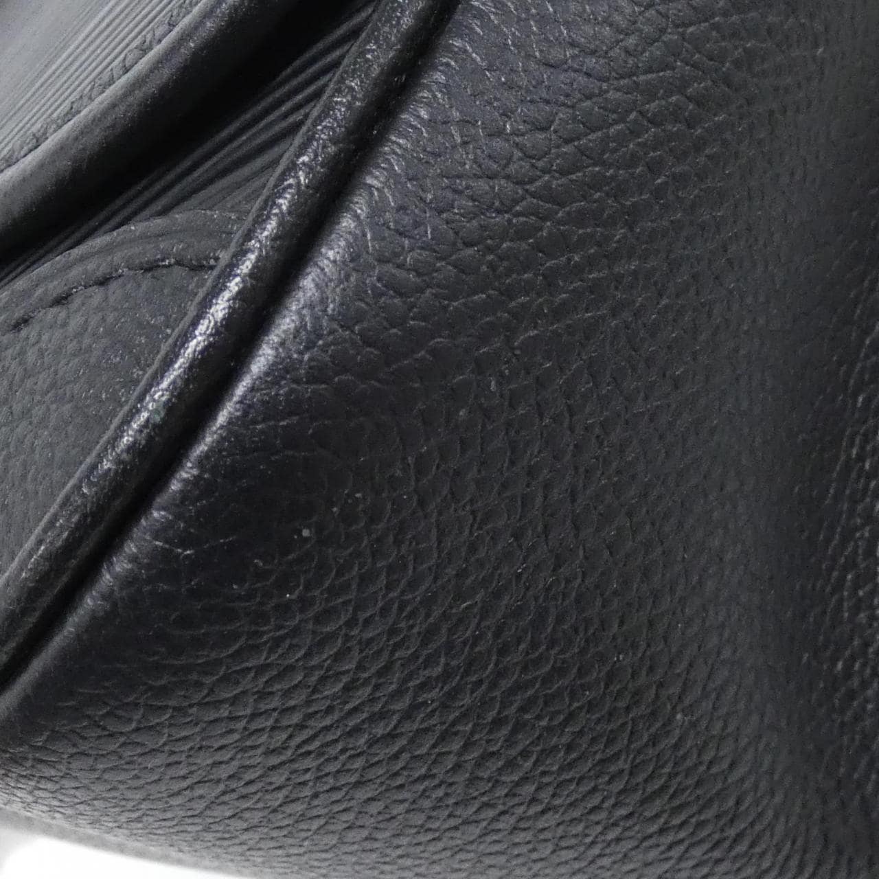 ルイヴィトン エピ ビュシ M59386 ショルダーバッグ