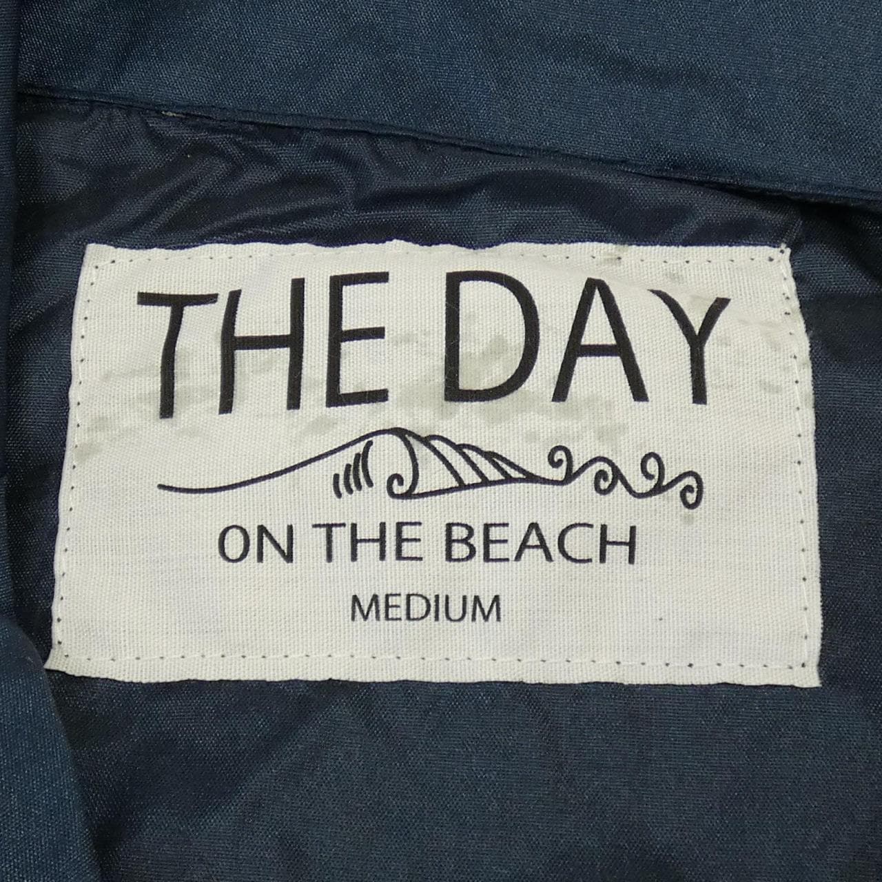 THE DAY ON THE BEACH ジャケット