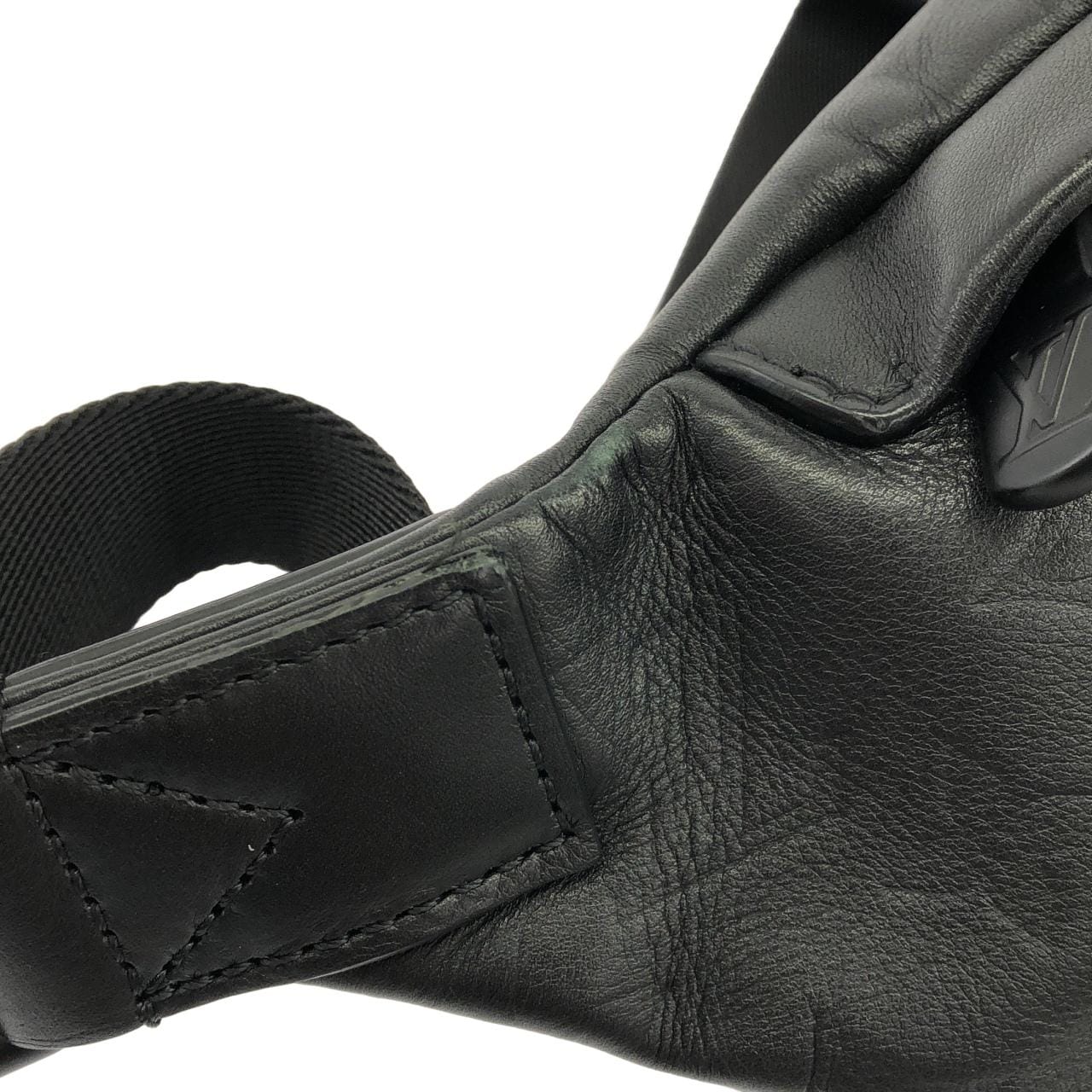 ルイヴィトン モノグラム シャドウ ディスカバリー バムバッグ M44388 ショルダーバッグ