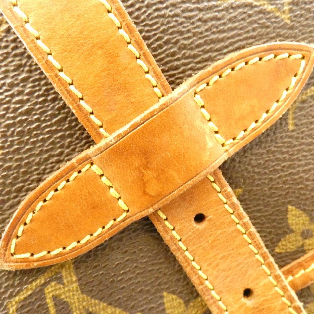 ルイヴィトン モノグラム ソミュール 30cm M42256 ショルダーバッグ