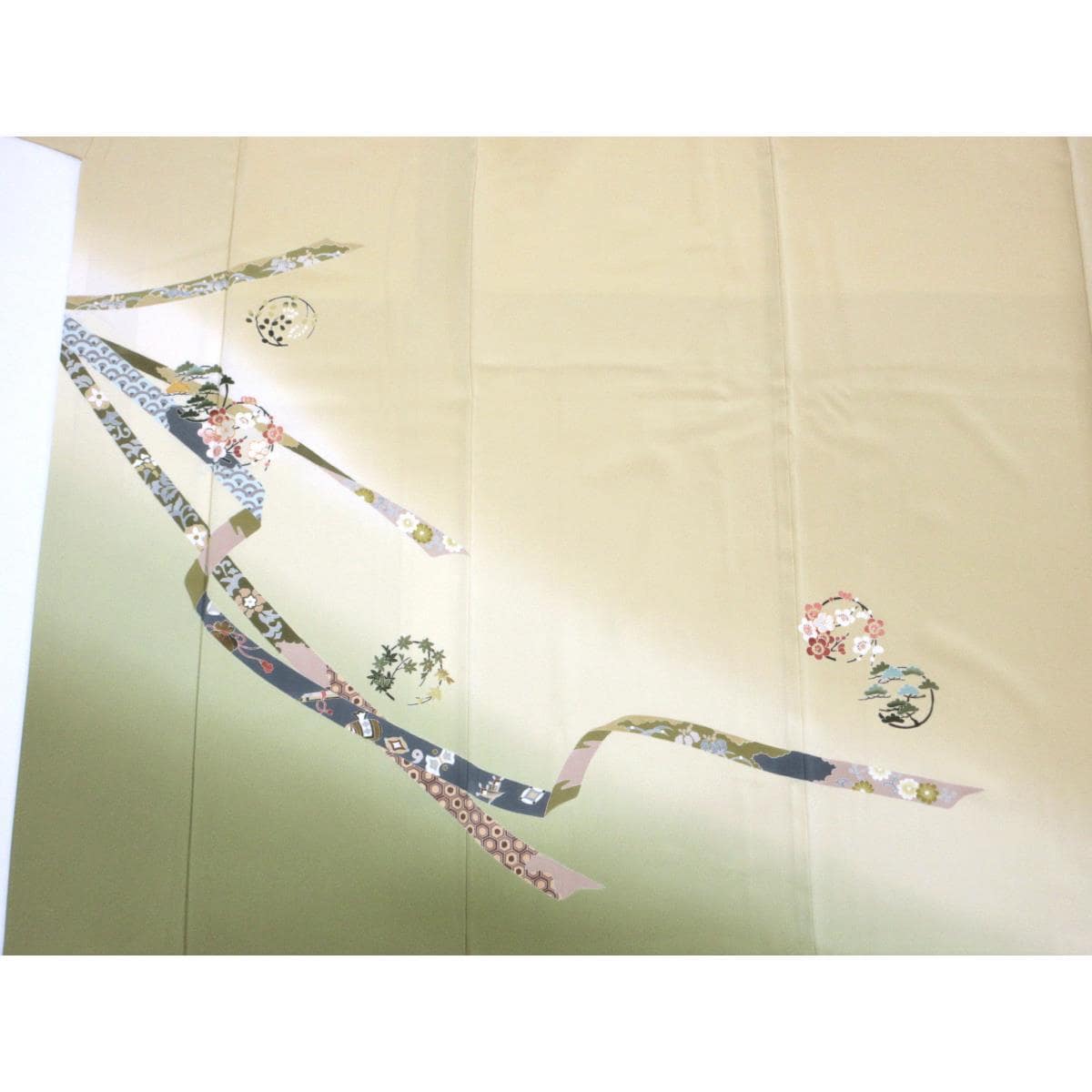 Visiting kimono with Yuzen embroidery and gradation dyeing