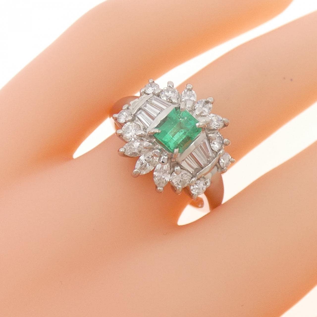 PT850 エメラルド リング 0.57CT