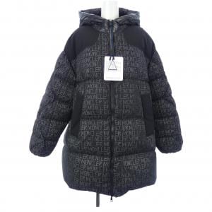 モンクレール MONCLER ダウンジャケット