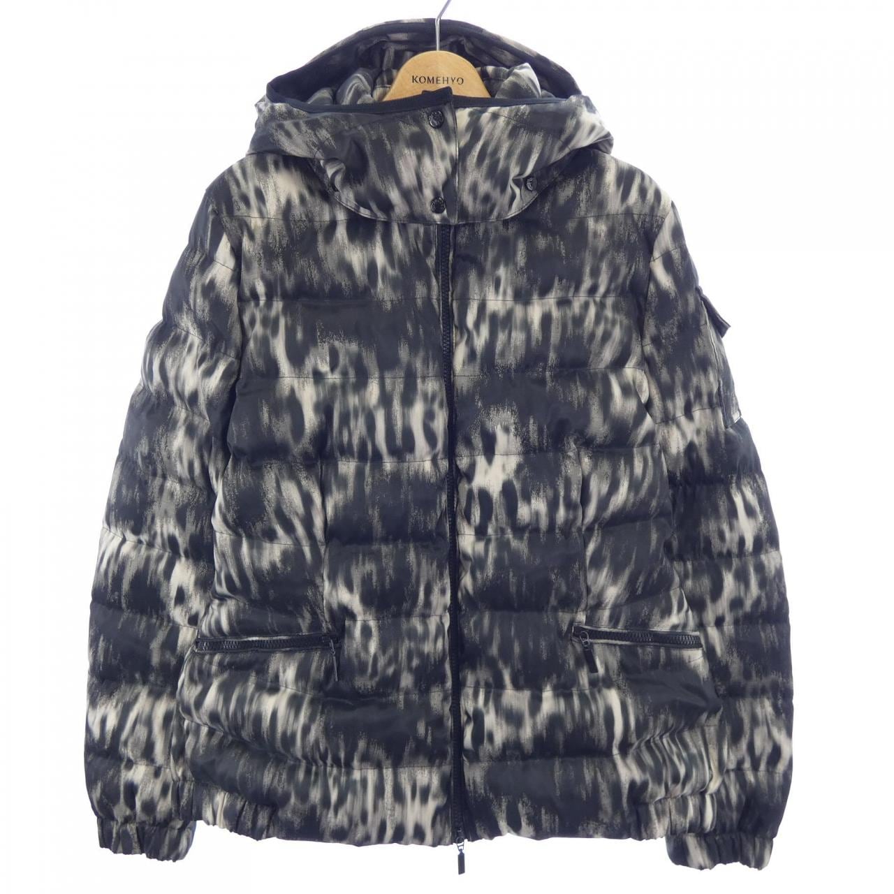 モンクレール MONCLER ダウンジャケット